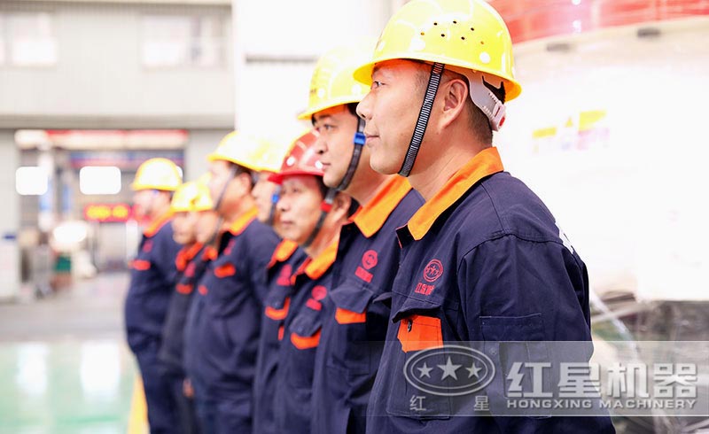 技術(shù)師傅開會中